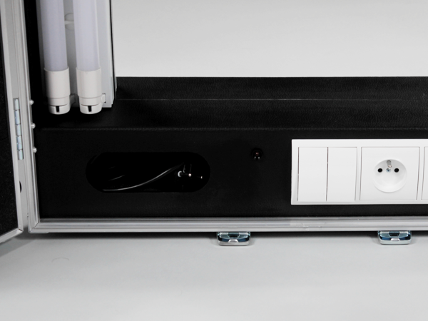 Lustro charakteryzatorskie mobilne